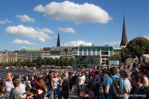 CSD Hamburg 2016. Menschenmassen am Jungfernstieg.