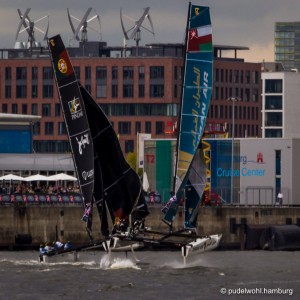 Extreme Sailing Series. Hafencity Hamburg. Erbitterte Zweikämpfe.